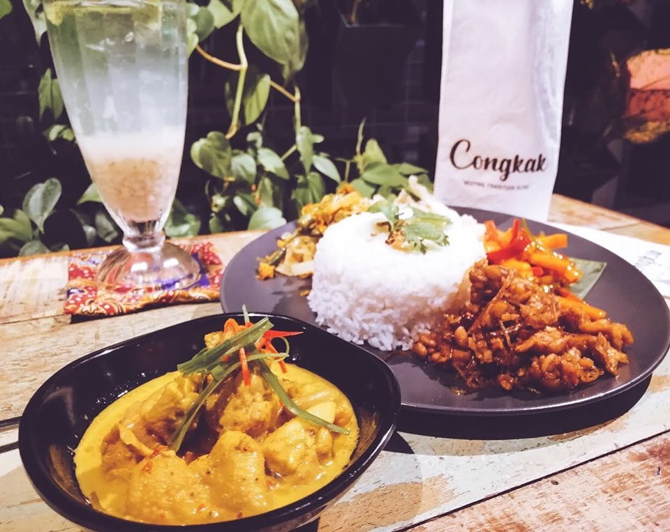 Congkak Serves 18 Dishes Nasi Ambeng & Other Authentic Malay Delicacies