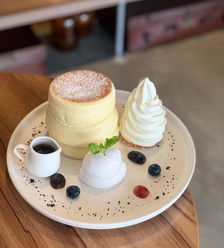 This Hidden Cafe In Puchong Has All Types Of Soufflé Pancakes & It's
