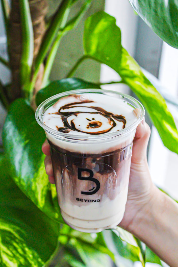 The Coffee Bean & Tea Leaf® Releases Peaches & Cream Beverages, Seasalt