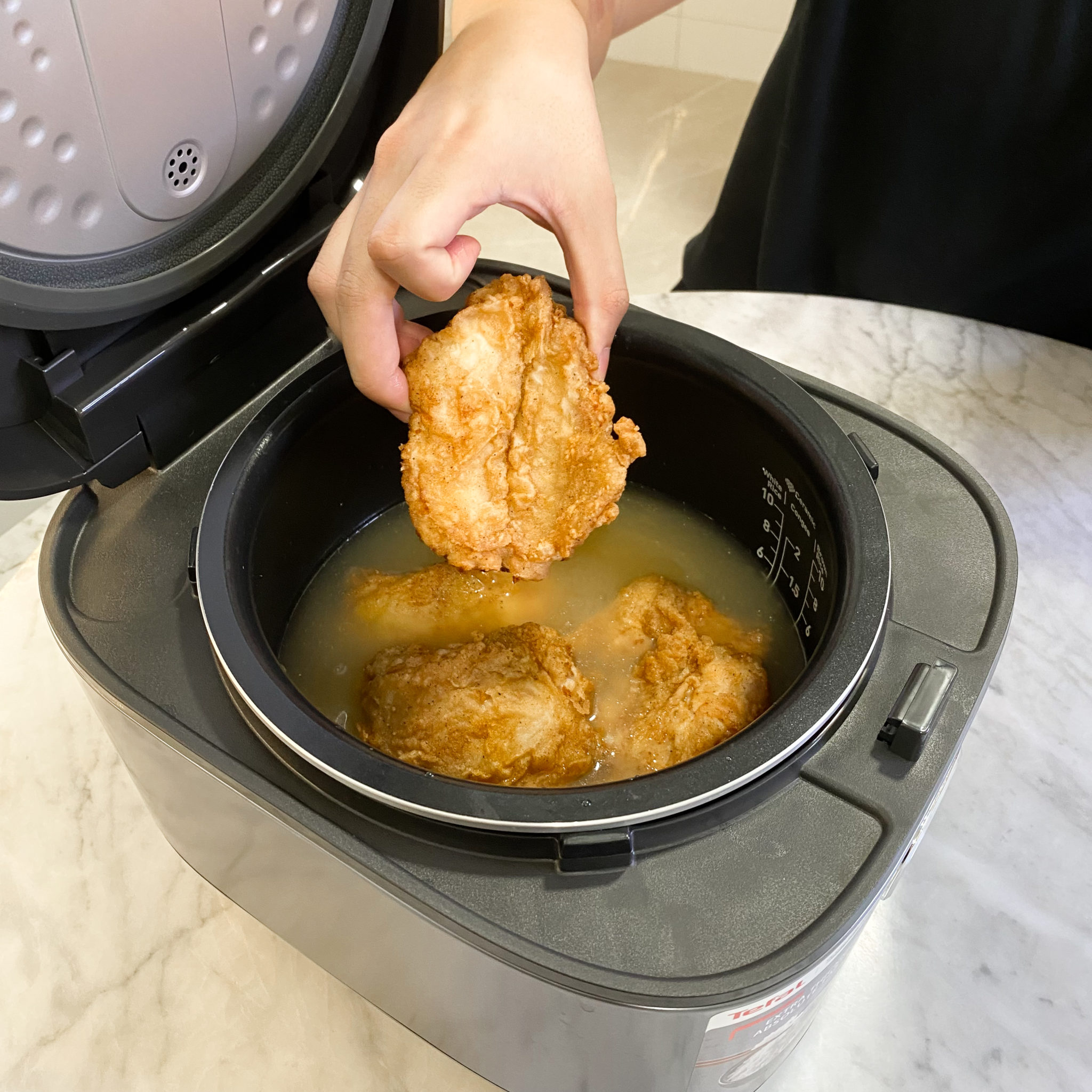 Here’s How You Can Make Famous KFC Chicken Rice With A Rice Cooker