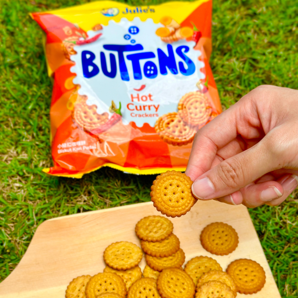 “Button Up!” Julie’s Biscuits Rolls Out Adorable Buttons & It’s Perfect